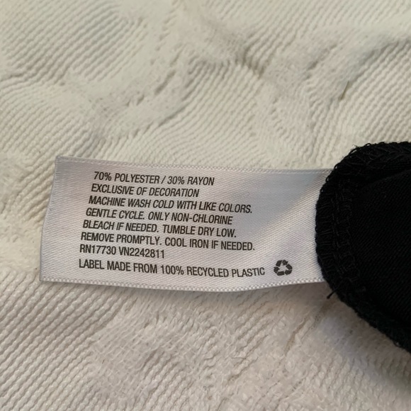 Mossimo Black T - Adorable detailing - Small - Picture 7 of 7